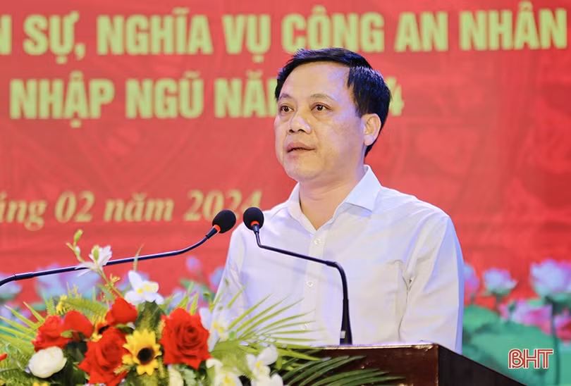 Thạch Hà gặp mặt thanh niên lên đường nhập ngũ