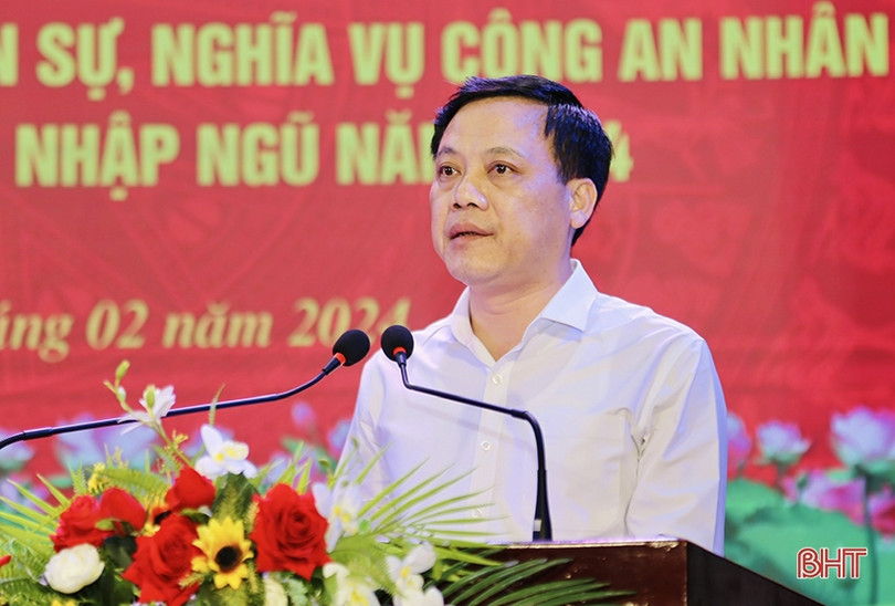 Thạch Hà gặp mặt thanh niên lên đường nhập ngũ