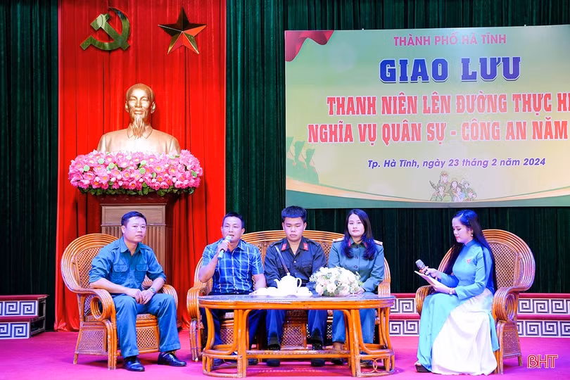 TP Hà Tĩnh gặp mặt thanh niên lên đường nhập ngũ