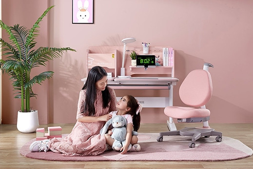 Ngồi đúng tư thế với bàn học chống gù BSUC giảm đến nửa giá