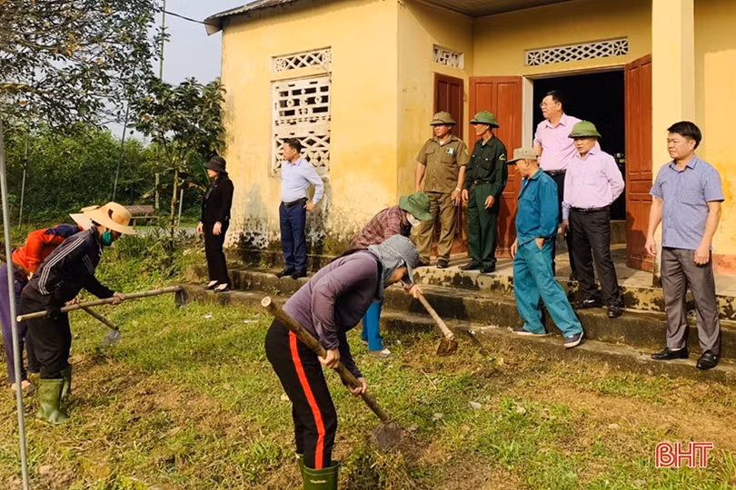 Sôi nổi ra quân xây dựng nông thôn mới ở Cẩm Xuyên