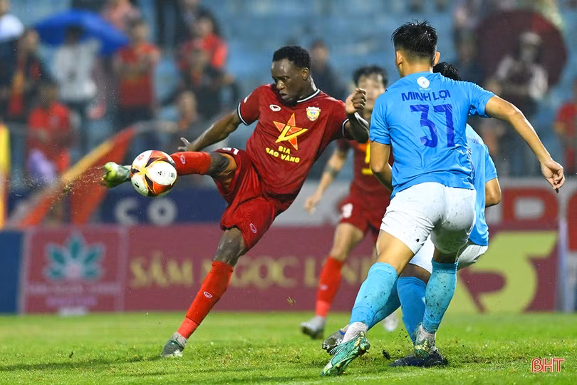 Hồng Lĩnh Hà Tĩnh có chiến thắng thứ 3 liên tiếp