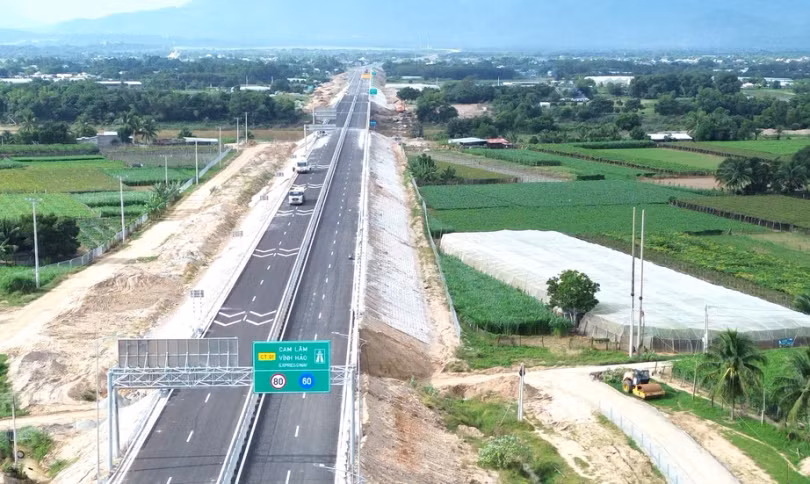 Tiến độ hai dự án PPP cao tốc Bắc - Nam về đích dịp 30/4