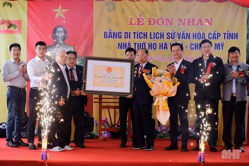 Nhà thờ họ Hà - An Mỹ đón nhận bằng di tích lịch sử văn hóa cấp tỉnh