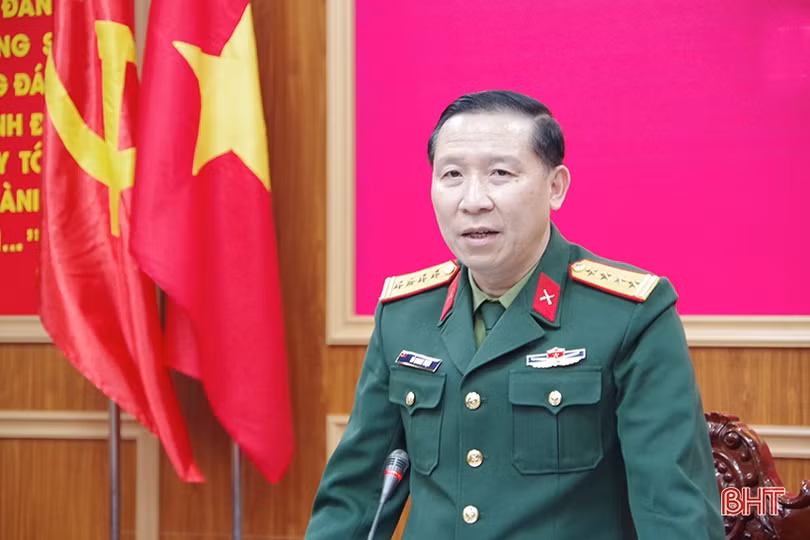 Bộ CHQS tỉnh Hà Tĩnh công bố các quyết định về công tác cán bộ