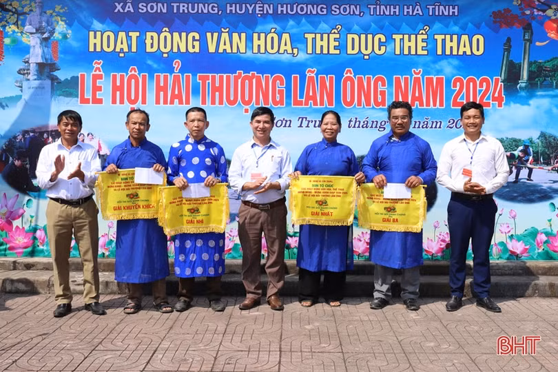 Thi gói bánh chưng, kéo co, đẩy gậy trong khuôn khổ Lễ hội Hải Thượng