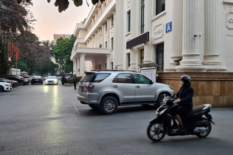 Bộ Công thương điều động loạt cán bộ, hạ cấp nhiều cục, vụ trưởng