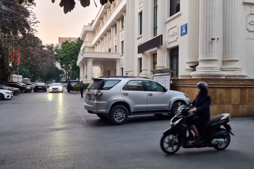 Bộ Công thương điều động loạt cán bộ, hạ cấp nhiều cục, vụ trưởng