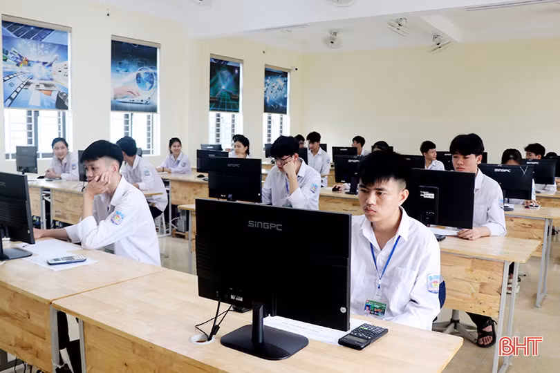 Thí điểm thi online tập trung qua xác thực thẻ căn cước công dân gắn chip điện tử