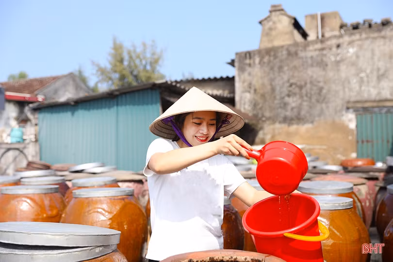 Các cơ sở nước mắm truyền thống phía Nam Hà Tĩnh vào vụ sản xuất mới
