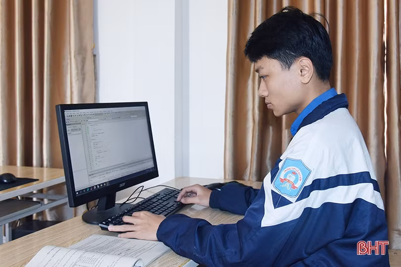 Nam sinh vượt khó, 3 năm liền đạt học sinh giỏi tỉnh Hà Tĩnh