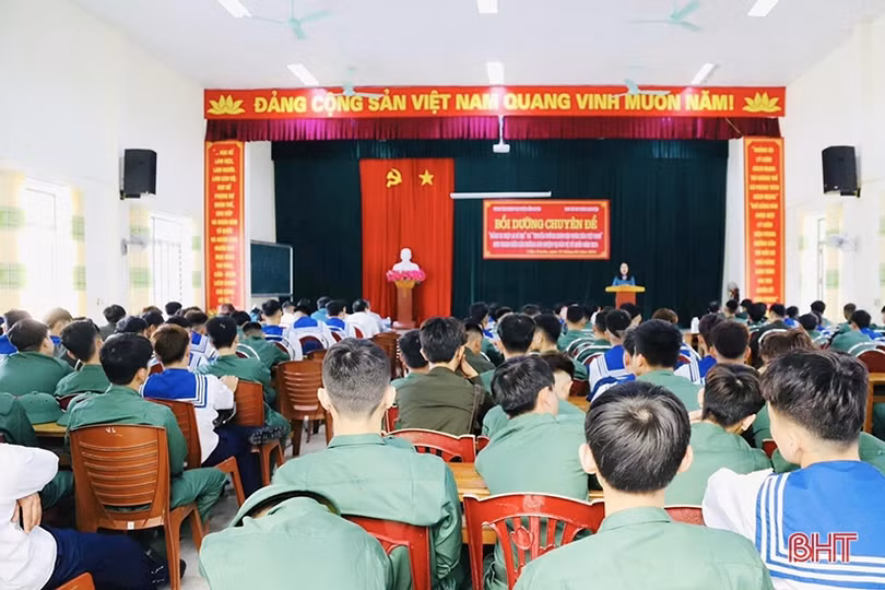 “Rèn thêm” bản lĩnh chính trị cho thanh niên trước lúc lên đường nhập ngũ
