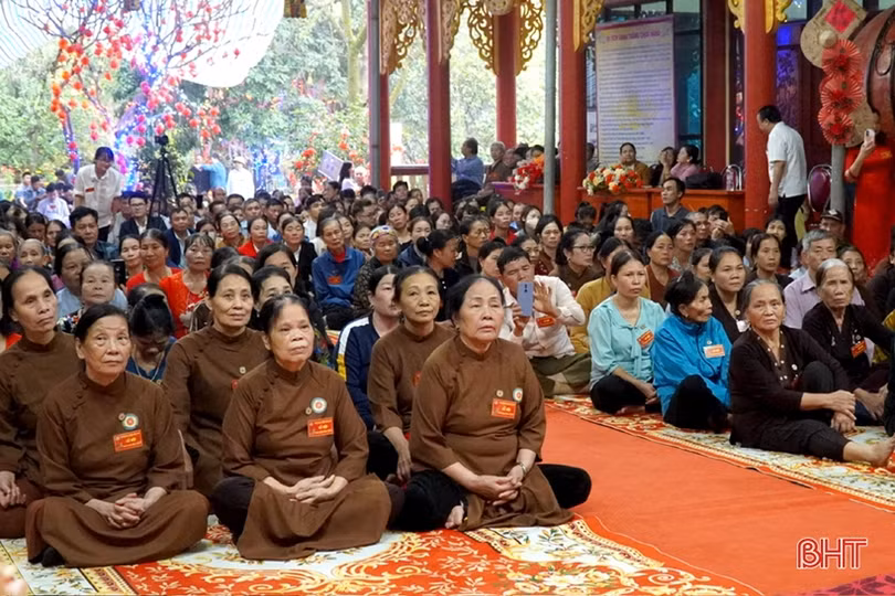 Danh thắng chùa Hang vào hội mùa xuân