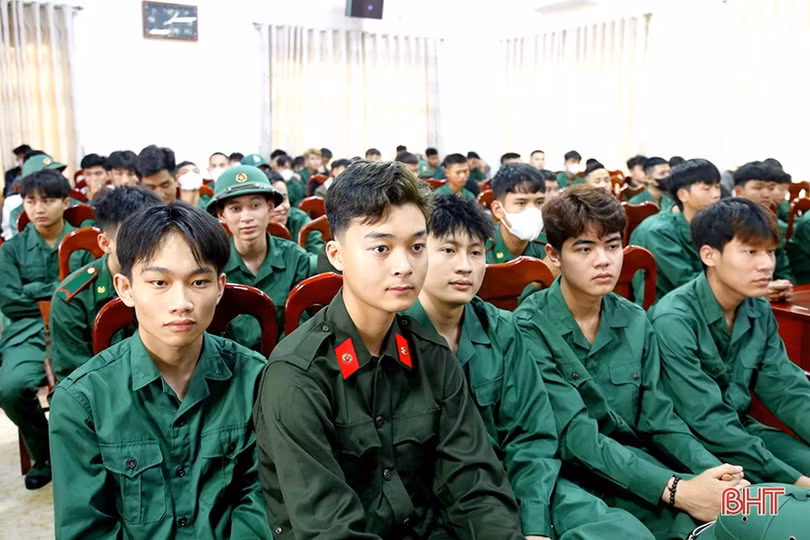 “Rèn thêm” bản lĩnh chính trị cho thanh niên trước lúc lên đường nhập ngũ