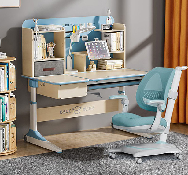 Ngồi đúng tư thế với bàn học chống gù BSUC giảm đến nửa giá