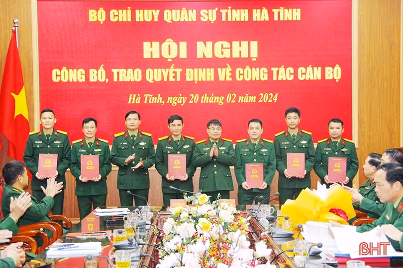 Bộ CHQS tỉnh Hà Tĩnh công bố các quyết định về công tác cán bộ