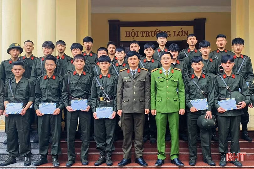 Thanh niên Hà Tĩnh sẵn sàng lên đường thực hiện nghĩa vụ CAND