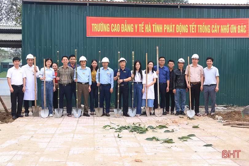 Trường Cao đẳng Y tế Hà Tĩnh phát động tết trồng cây
