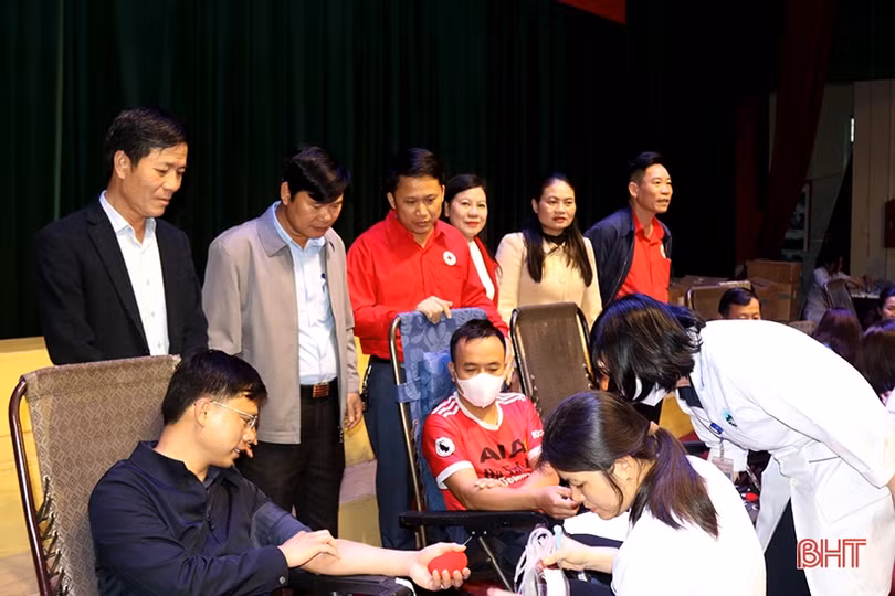 Thu về 319 đơn vị máu tại lễ hội Xuân Hồng