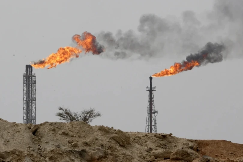 Tại sao giá dầu đi ngược xu hướng lịch sử khi Trung Đông bất ổn?