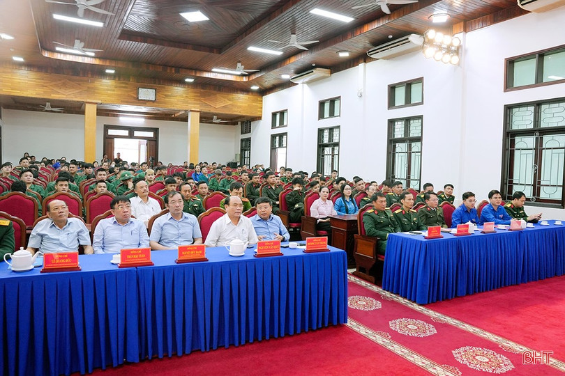 TP Hà Tĩnh gặp mặt thanh niên lên đường nhập ngũ