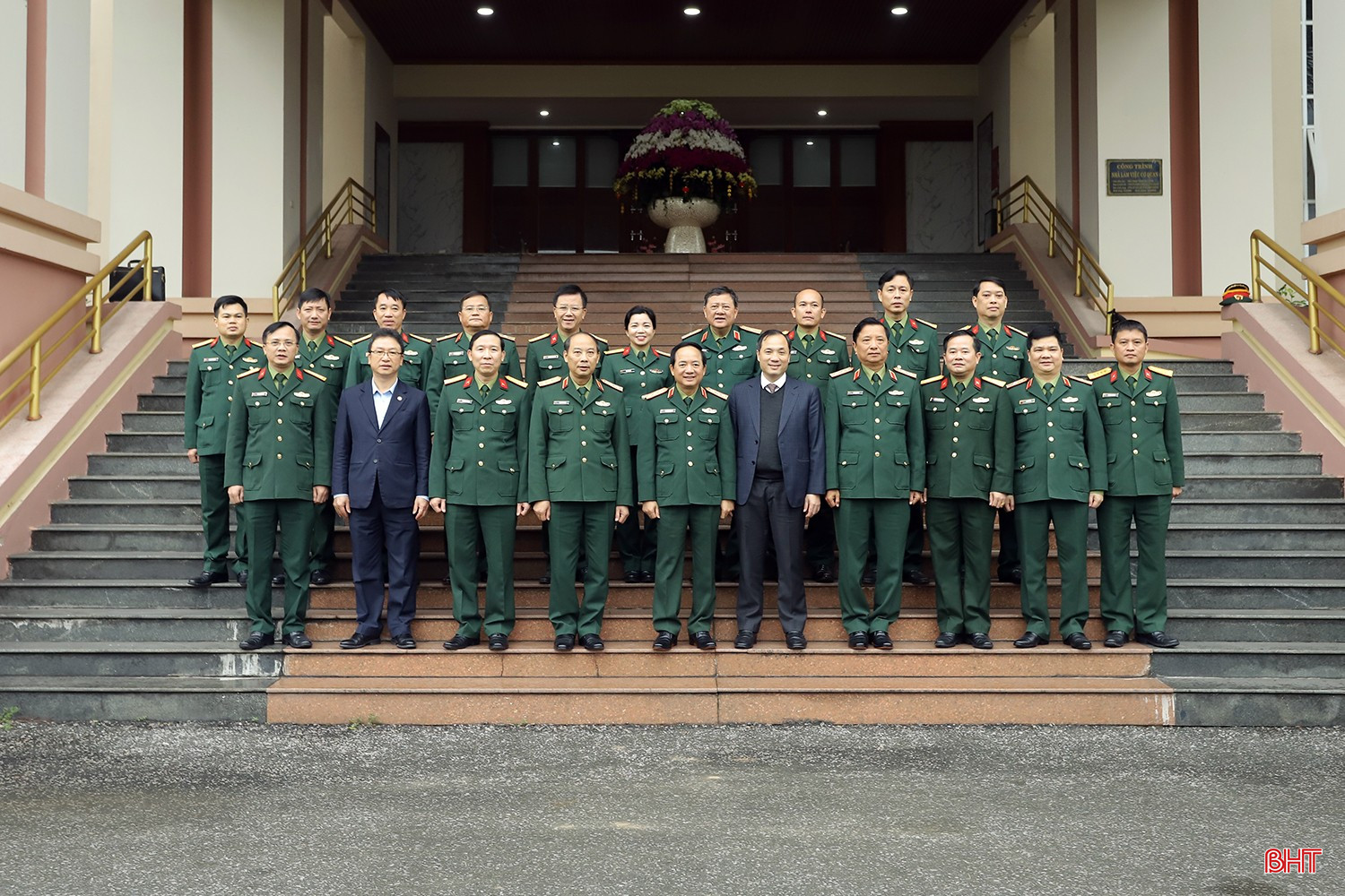 bqbht_br_thuong-tuong-trinh-van-quyet.jpg