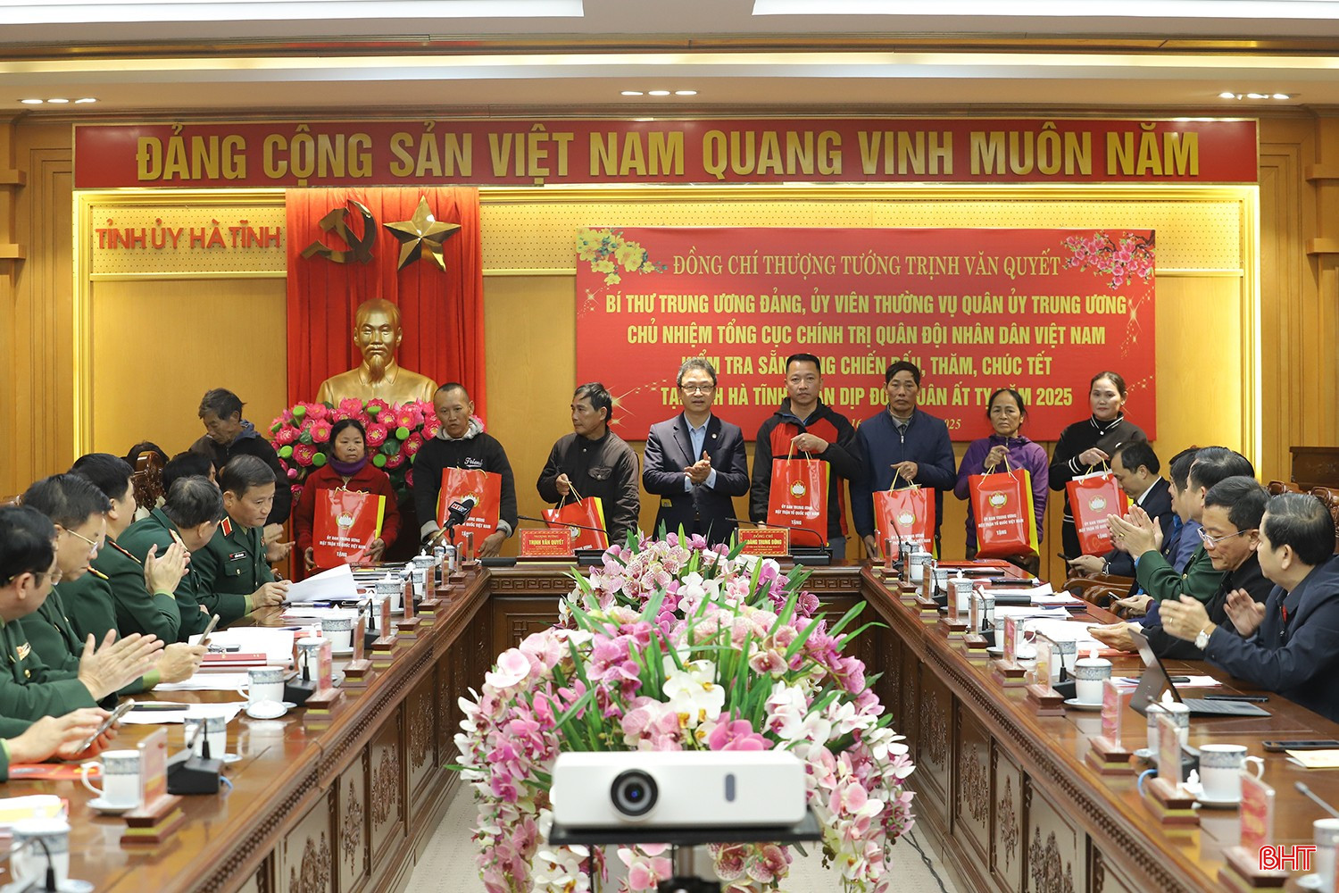 bqbht_br_thuong-tuong-trinh-van-quyet-55baa.jpg