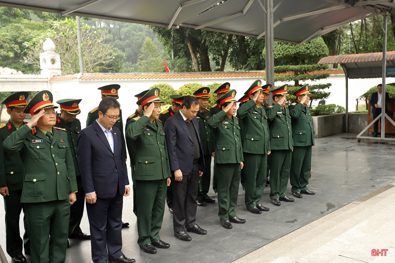 Đoàn dành phút mặc niệm tưởng nhớ 10 nữ anh hùng liệt sĩ TNXP.