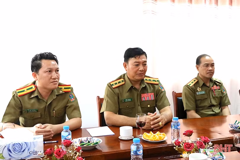 Công an Hà Tĩnh chúc tết cổ truyền lực lượng công an 2 tỉnh nước bạn Lào