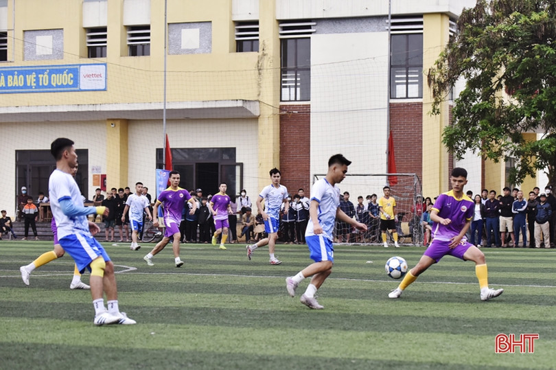 12 đội tham gia Giải Bóng đá nam thị xã Hồng Lĩnh