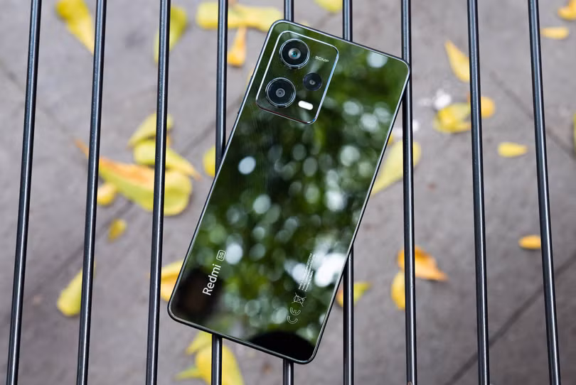 Bốn smartphone nổi bật bán trong tháng 4