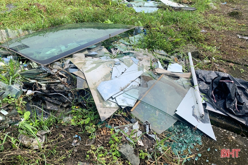 Rác thải lại ngổn ngang trên đường Ngô Quyền ở TP Hà Tĩnh