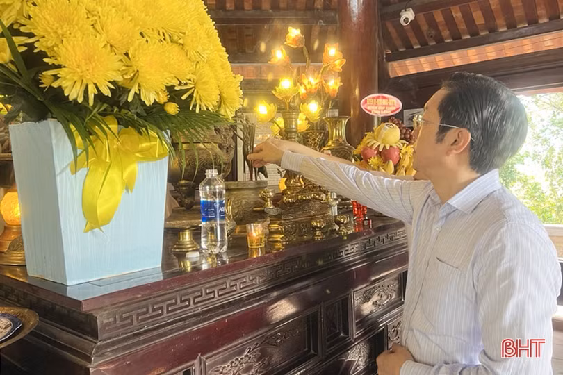 Cẩm Xuyên dâng hương kỷ niệm 116 năm ngày sinh cố Tổng Bí thư Lê Duẩn