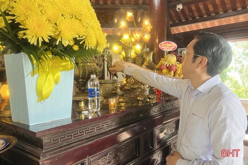 Cẩm Xuyên dâng hương kỷ niệm 116 năm ngày sinh cố Tổng Bí thư Lê Duẩn