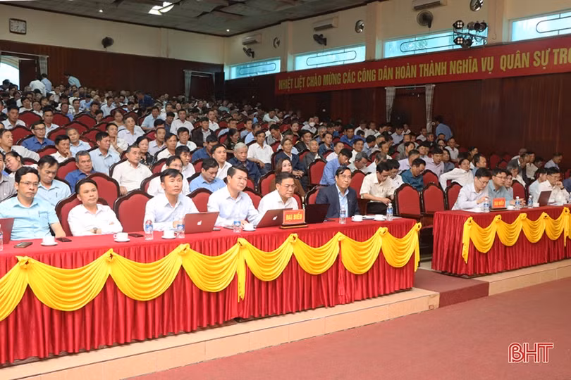 Cẩm Xuyên gặp mặt, đối thoại bí thư chi bộ, thôn trưởng, tổ trưởng dân phố