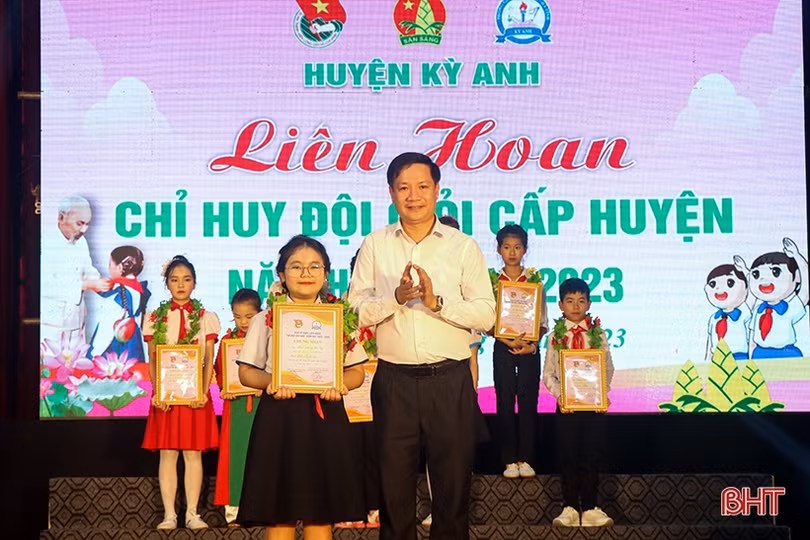 Sôi nổi tranh tài chỉ huy Đội giỏi ở huyện Kỳ Anh