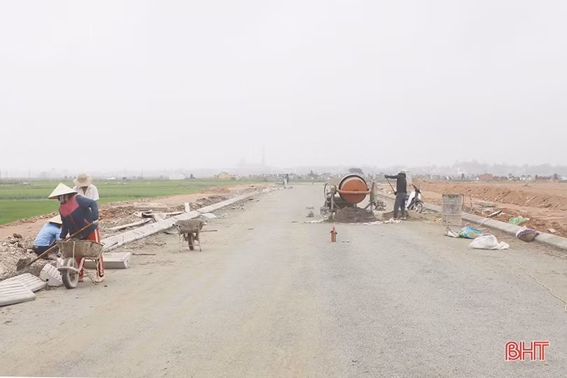 Đất, cát xây dựng giá cao làm khó nhà thầu ở Hà Tĩnh