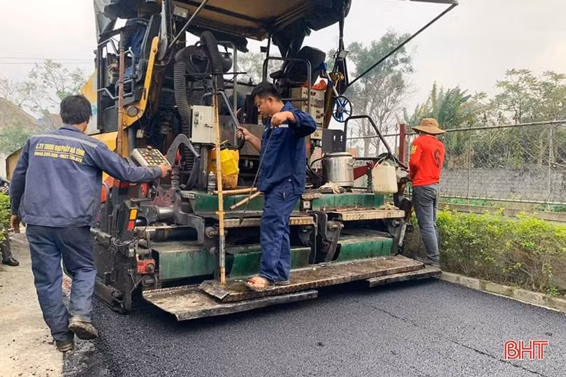 “Khoác áo mới” cho những tuyến đường ở huyện ven biển Hà Tĩnh