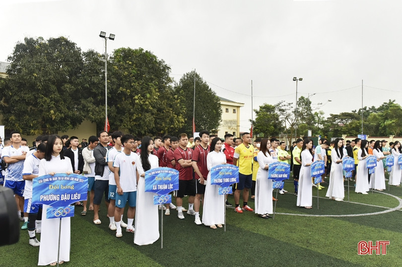 12 đội tham gia Giải Bóng đá nam thị xã Hồng Lĩnh