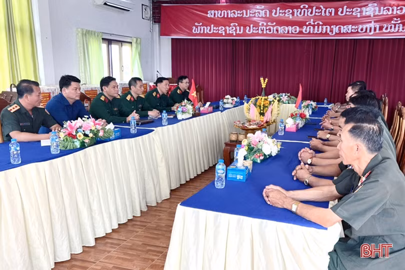 Bộ CHQS Hà Tĩnh chúc tết cổ truyền lực lượng vũ trang 3 tỉnh nước bạn Lào