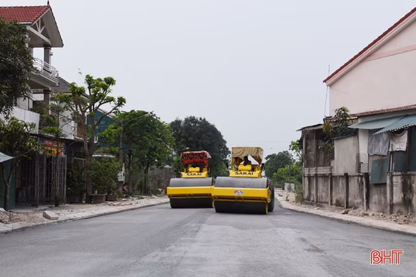 “Khoác áo mới” cho những tuyến đường ở huyện ven biển Hà Tĩnh