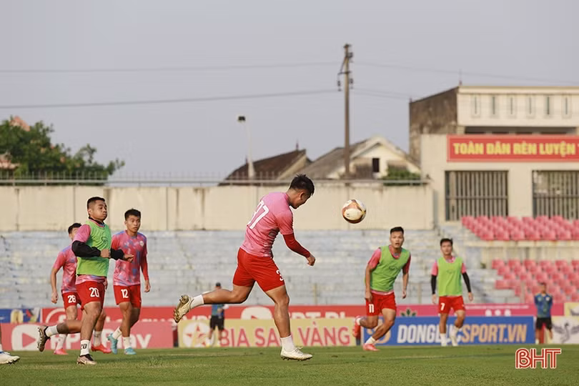 Hồng Lĩnh Hà Tĩnh có nhiều cơ hội để vượt qua SHB Đà Nẵng