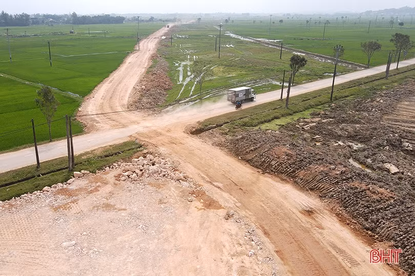 Hà Tĩnh gấp rút di dời hạ tầng đường điện phục vụ thi công cao tốc Bắc - Nam