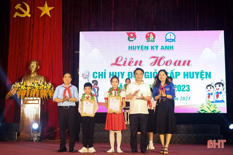 Sôi nổi tranh tài chỉ huy Đội giỏi ở huyện Kỳ Anh