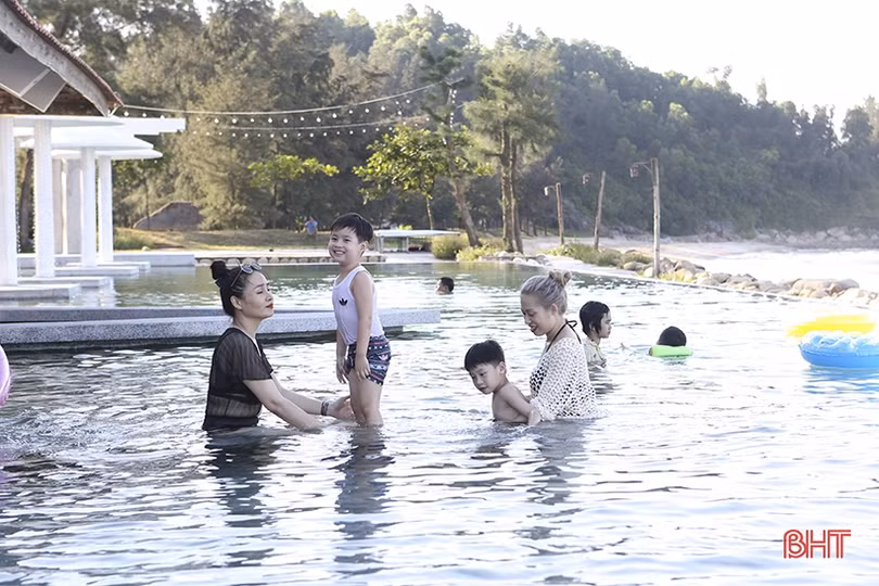 Biển Hà Tĩnh gọi mời du khách