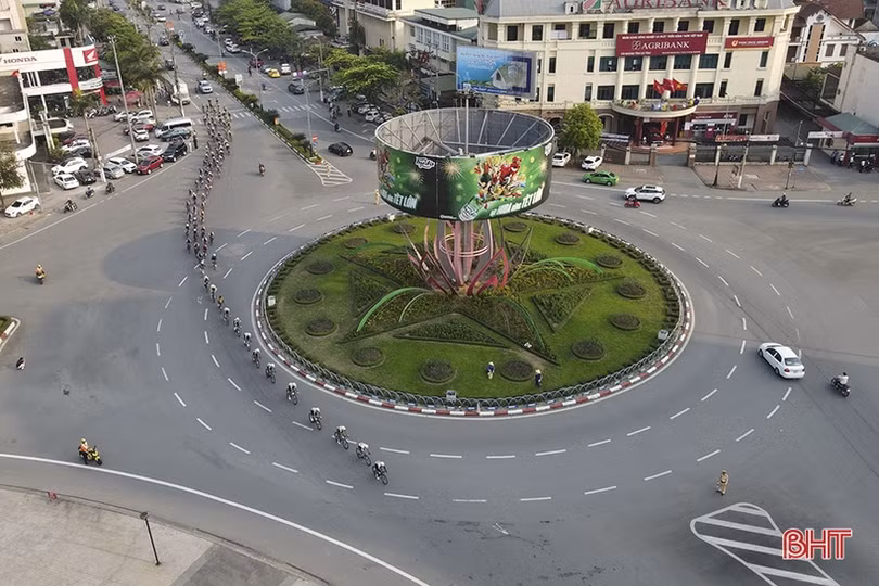 Xem cua-rơ tranh Cúp HTV - Tôn Đông Á trổ tài chặng qua Hà Tĩnh