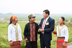 Đồng bào các dân tộc thiểu số ở Hà Tĩnh nô nức đi bầu cử