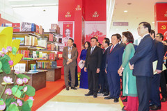 Nhiều hình ảnh, hiện vật quý tại các triển lãm chào mừng Đại hội XIV của Đảng