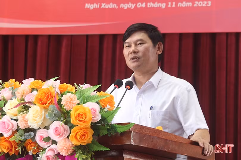 Trao 160 triệu đồng cho học sinh nghèo vượt khó ở Nghi Xuân