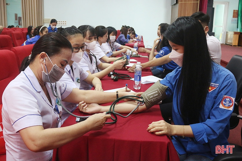 Ngày hội hiến máu tại Đại học Hà Tĩnh thu về 147 đơn vị máu.